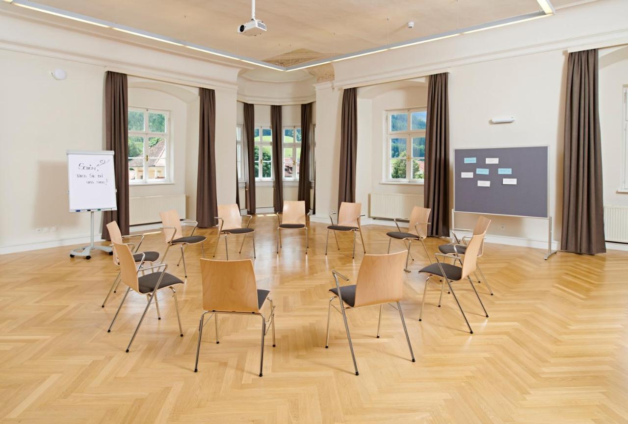 Jufa Hotel Stift Gurk ภายนอก รูปภาพ